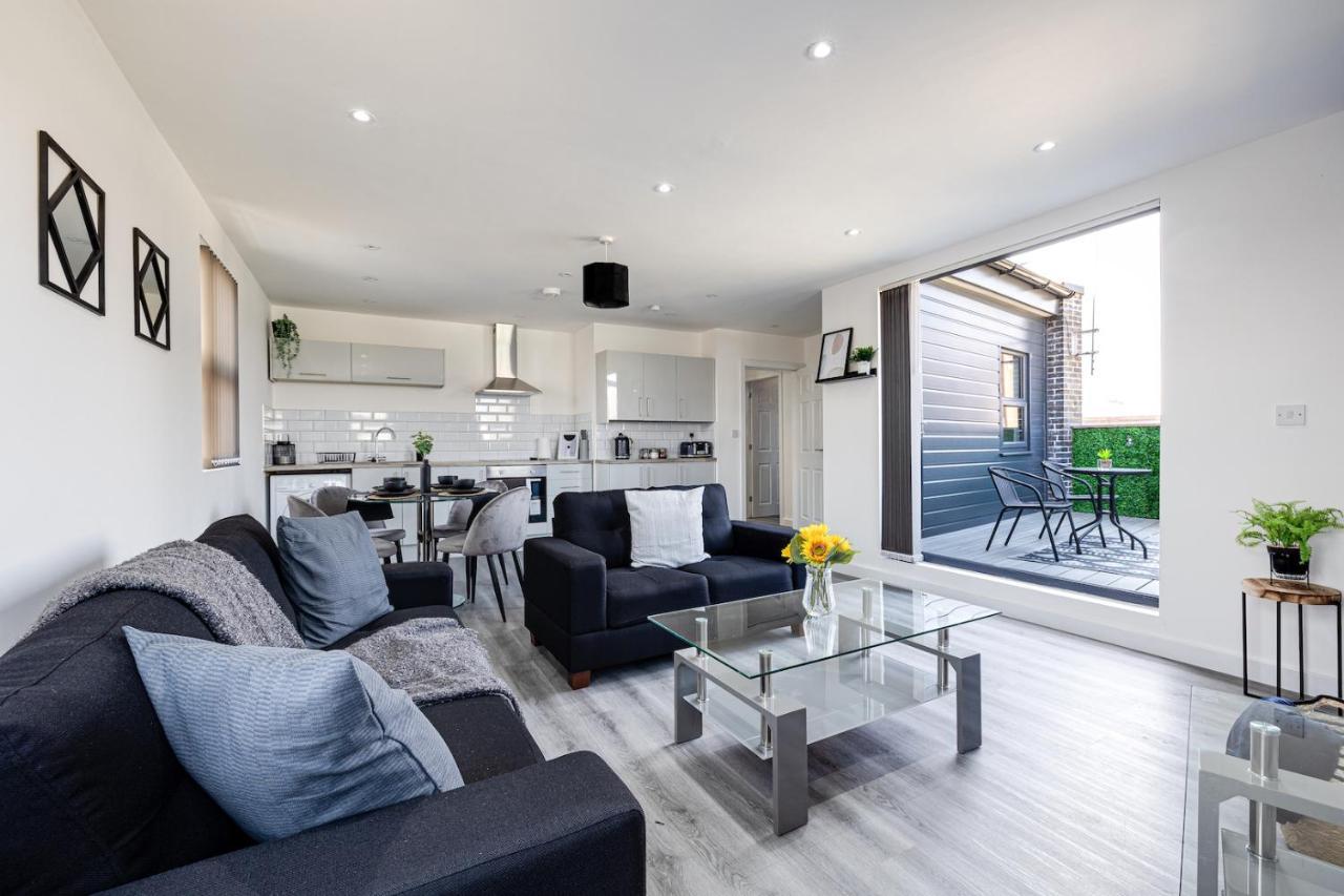 Top Floor Apartment With Private Balcony In Stockport Centre By Hass Haus Bagian luar foto