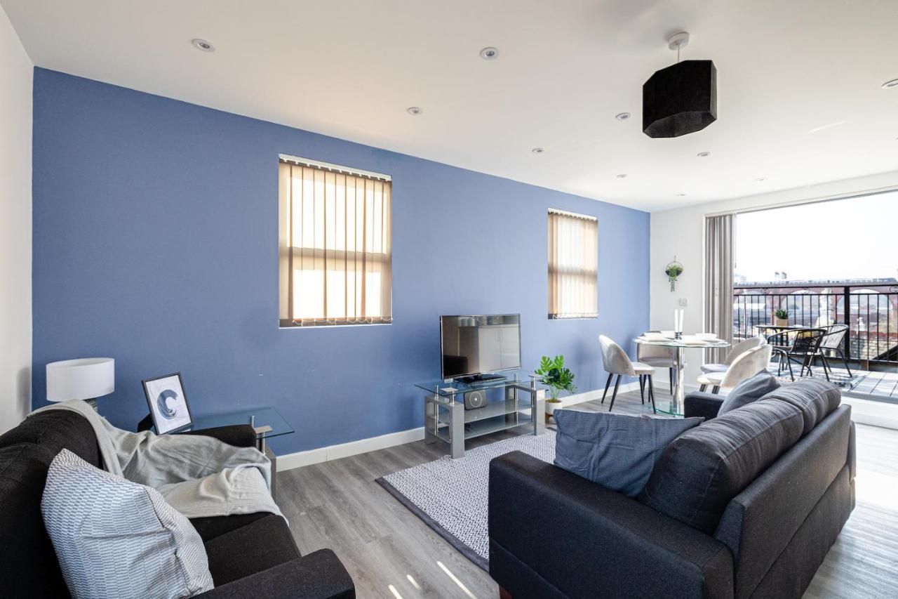Top Floor Apartment With Private Balcony In Stockport Centre By Hass Haus Bagian luar foto