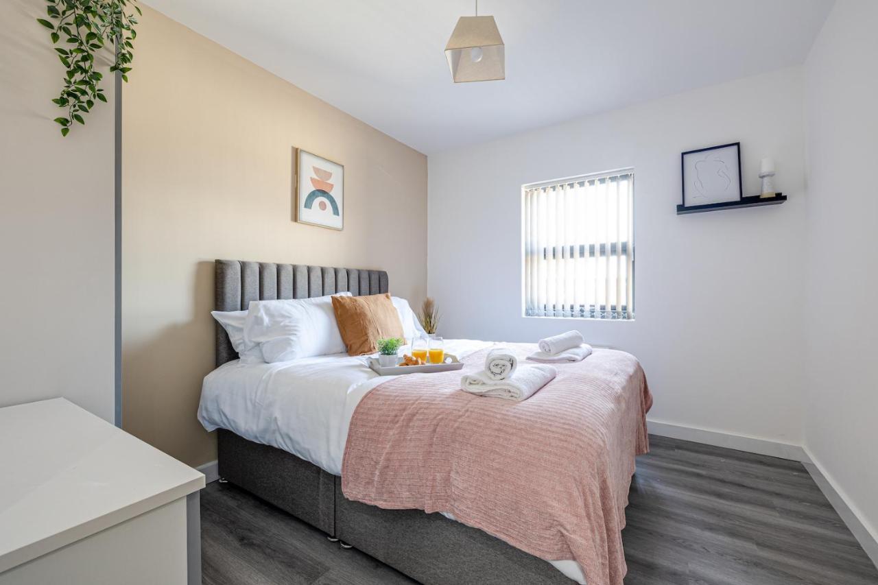 Top Floor Apartment With Private Balcony In Stockport Centre By Hass Haus Bagian luar foto