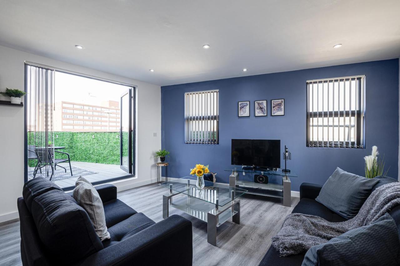 Top Floor Apartment With Private Balcony In Stockport Centre By Hass Haus Bagian luar foto