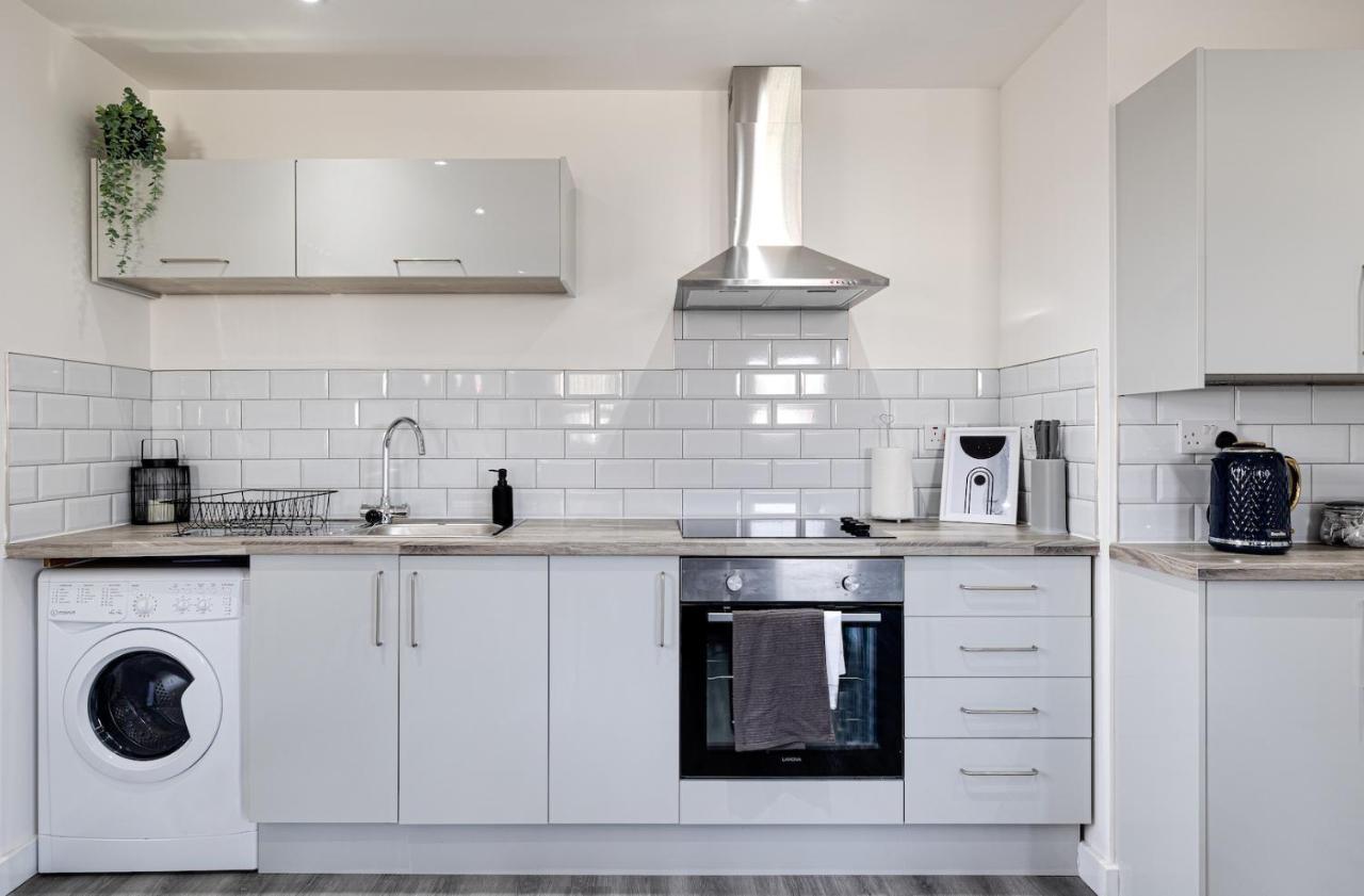 Top Floor Apartment With Private Balcony In Stockport Centre By Hass Haus Bagian luar foto