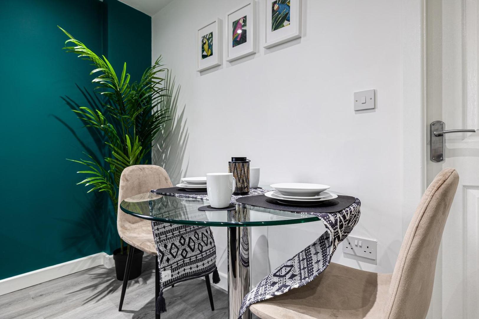 Top Floor Apartment With Private Balcony In Stockport Centre By Hass Haus Bagian luar foto