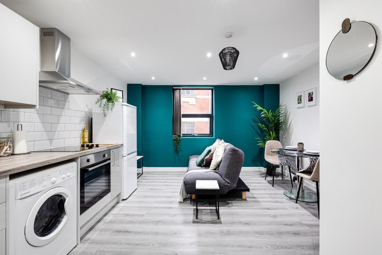 Top Floor Apartment With Private Balcony In Stockport Centre By Hass Haus Bagian luar foto